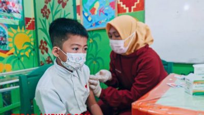 Pencanangan Bulan Imunisasi Anak Nasional Tingkat Provinsi Digelar di SDN 1 Rawalaut Bandarlampung