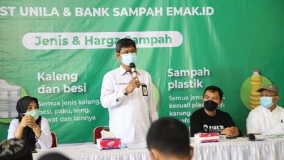 TPST Unila Gandeng emak.id Ajak Warga Sekitar Peduli Sampah