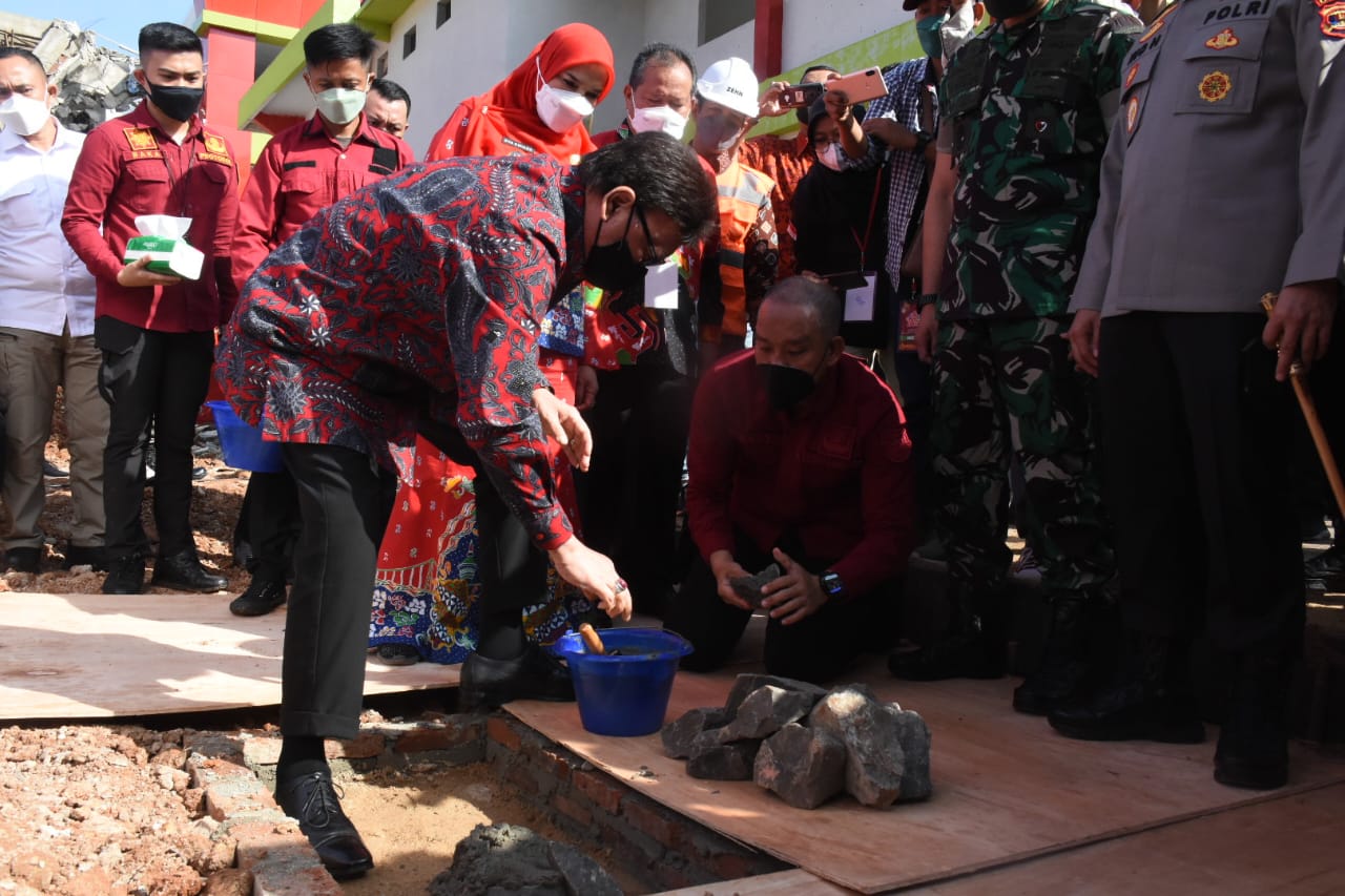 Menpan RB Tjahjo Kumolo Letakkan Batu Pertama Pembangunan Gedung Pelayanan Publik Pemkot Bandarlampung