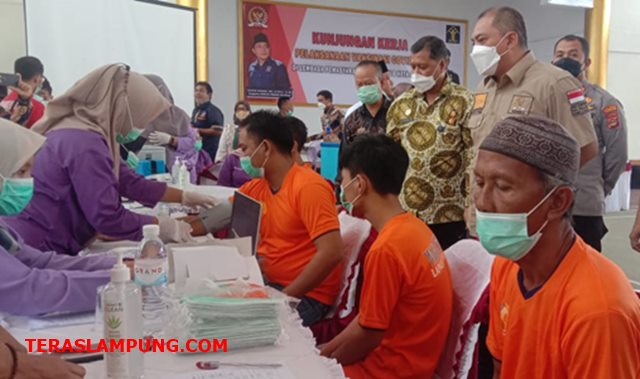 Tobas Pantau Vaksinasi ‘Booster’ di Lapas Kotaagung