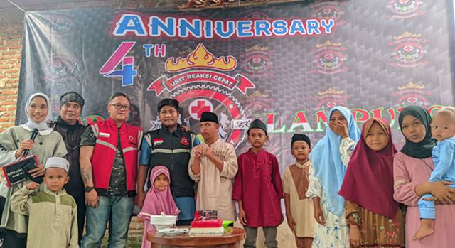 Rayakan Ultah, URC Ojol Lampung Berbagi dengan Anak Yatim