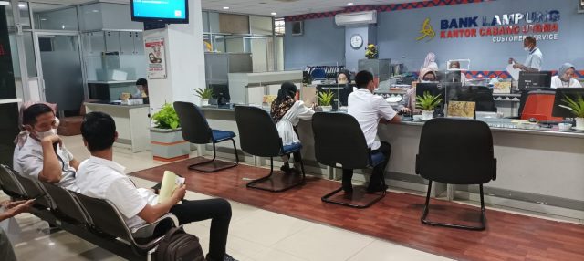 Aktivitas di Bank Lampung Berjalan Normal