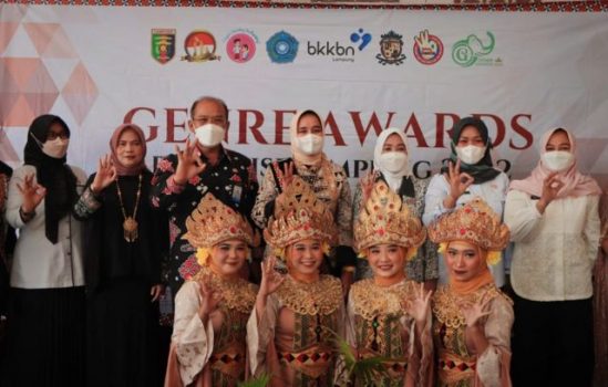 Buka Acara Puncak GenRe Award 2022, Riana Sari Ajak Generasi Muda Wujudkan Generasi Remaja Berkualitas