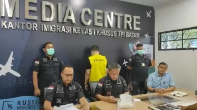 Dilaporkan Menipu Rp270 Juta oleh Mantan Pacar, Imigrasi Batam Deportasi WN China