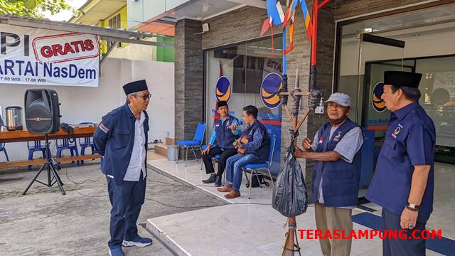 Nikmatnya Ngopi Gratis di Kantor di DPW Partai Nasdem Lampung