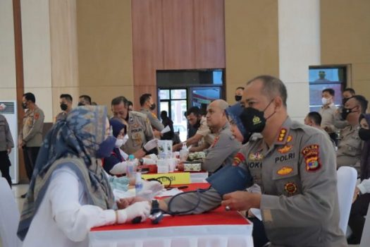 Sambut HUT Bhayangkara ke-76, Polda Lampung Gelar Donor Darah Dan Vaksinasi Covid-19