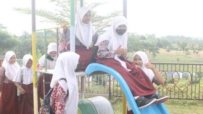Para Pelajar SDN Kemukus Ketapang Kunjungan ke Kebun Edukasi Lamsel