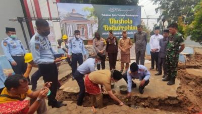 Ketua DPRD Kota Metro Lakukan Peletakan Batu Pertama Musala Lapas Metro