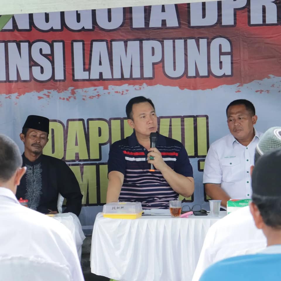 Reses di Lampung Timur, Noverisman Subing Tampung Keluhan Warga Soal Jalan dan Tanggul Rusak