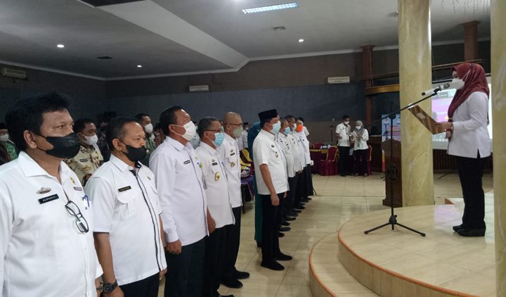 Bupati Dewi Handajani Lantik TPPS Tanggamus