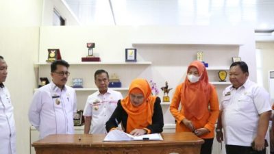 Pemkab Lamsel Tandatangani Perjanjian Kerjasama dengan PT Pos Indonesia