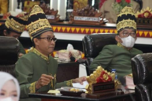 ‘Hujan Interupsi’ Warnai Rapat Paripurna DPRD Kota Metro