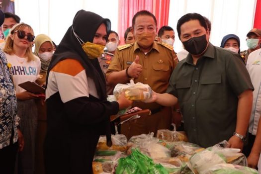 Menteri BUMN Tinjau Pasar Murah di PTPN VII Lampung