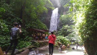 Menikmati Sensasi Wisata Air Terjun Way Kalam di Kaki Gunung Rajabasa