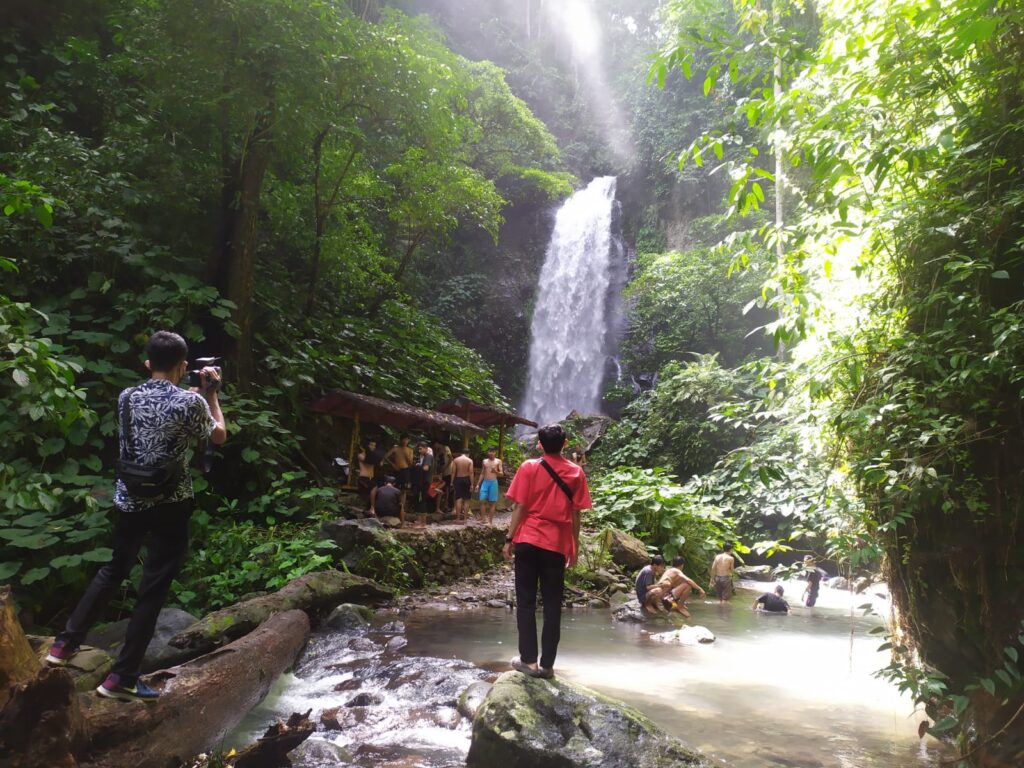 Menikmati Sensasi Wisata Air Terjun Way Kalam di Kaki Gunung Rajabasa