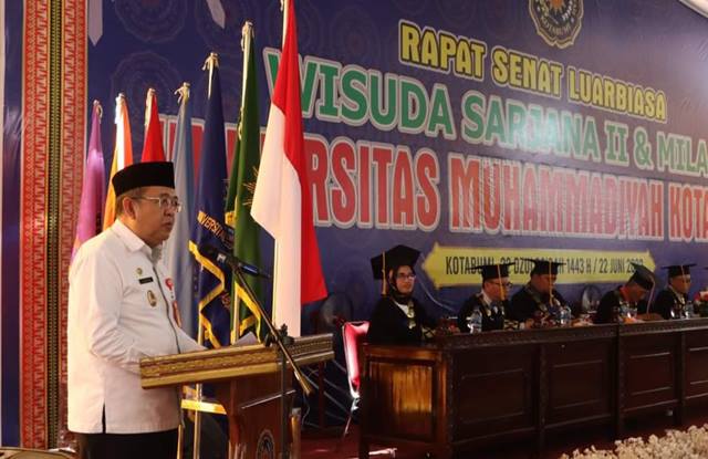 Sekdakab Lampura Hadiri Wisuda Universitas Muhammadiyah Kotabumi