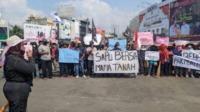 Tuntut Pembersihan Mafia Tanah, Puluhan Warga Malangsari Lamsel Demo di Bundaran Adipura