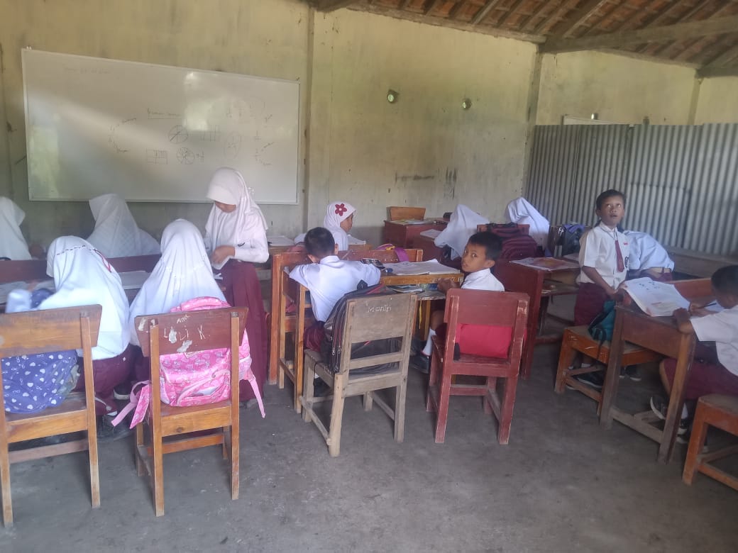 Kelas Geribik SDN 1 Handuyangratu Lampura, Para Siswa-Siswi Pindah ke Bangunan PAUD
