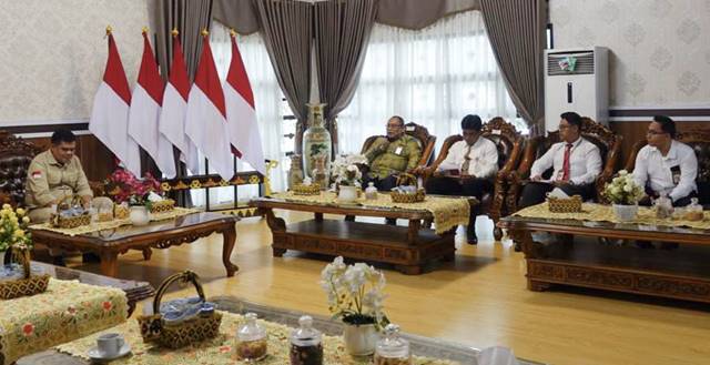 Bupati Lamteng Terima Kunjungan Kepala OJK Lampung