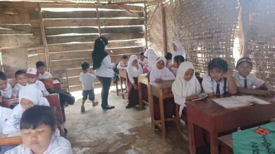 Ini Penyebab Utama Terjadinya Sekolah Berdinding Geribik di Lampung Utara