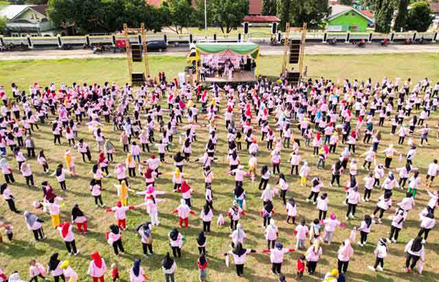Srikandi Ganjar Lampung Galakkan Hidup Sehat dengan Senam Aerobik