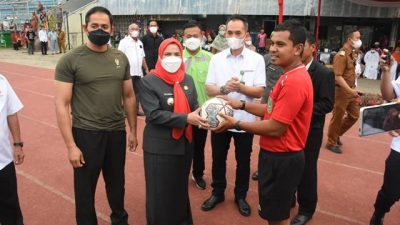 Eva Dwiana Membuka Walikota Cup 2022