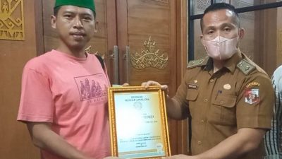 Bupati Lampung Utara Dapat Penghargaan Bupati Terbaik