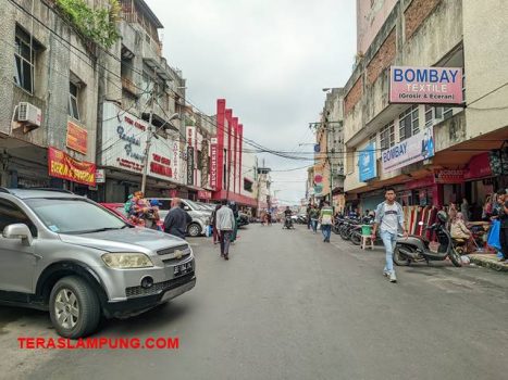 Puluhan Lapak PKL di Jl Letjen Suprapto Bandarlampung Digusur