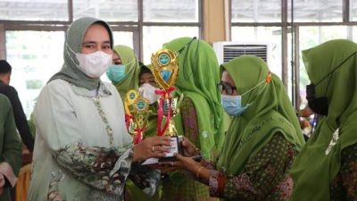 Ketua TP PKK Provinsi Lampung Hadiri Pengajian Akbar Harlah Muslimat NU ke-76 di Way Kanan