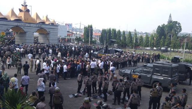 Ketua DPRD Lampung Temui Massa Mahasiswa Tolak Kenaikan Harga BBM