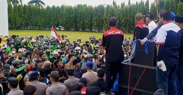 Temui Massa Ojol, Ini Janji Ketua DPRD Lampung