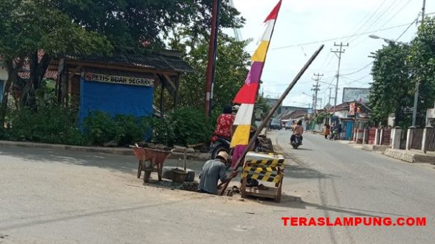 Disentil Wabup, Genangan Air di Jalan Pahlawan Kotabumi Akhirnya Teratasi