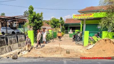 Gundukan Tanah di Depan Rumah Warga Jl. Gajahmada Bandarlampung Sudah Dibersihkan