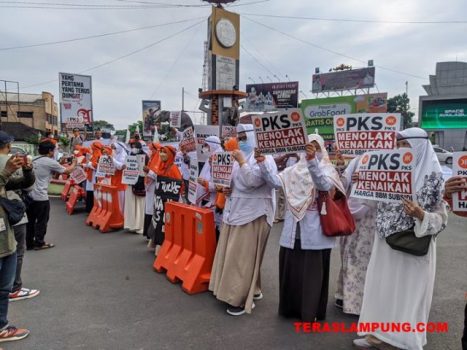 PKS Bandarlampung Gelar Aksi Damai Tolak Kenaikan Harga BBM