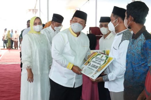 Gubernur Arinal Djunaidi Berikan Bantuan Dana Hibah untuk Anak Yatim dan Rumah Ibadahdi  Pringsewu