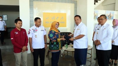 Gubernur Arinal Djunaidi Serahkan Bantuan bagi PKH, TKSK, dan Tagana, dan Pordam