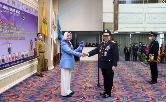 Riana Sari Arinal Dikukuhkan Sebagai Bunda Sadar Lalulintas Usia Dini 2022-2027