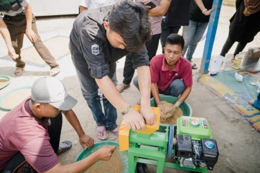 Tim PkM Unila Bantu Pokdakan di Mesuji Lakukan Inovasi Pembuatan Pakan Ikan dan Rencana Bisnis Budidaya Ikan Gabus