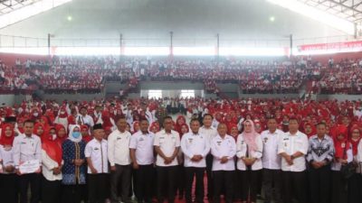 Bupati Lampung Selatan Serahkan Penyaluran Insentif Guru Honor Tahap II Kepada 4.855 Guru