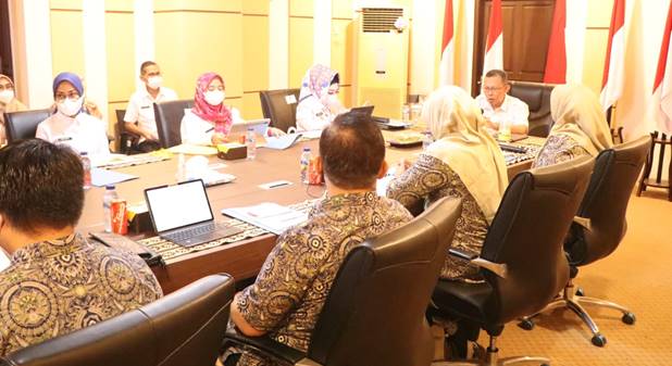 Sekdaprov Lampung Pimpin Rapat Forum Komunikasi Para Pemangku Kepentingan Utama Tingkat Provinsi