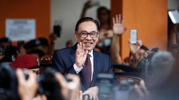 Anwar Ibrahim Dilantik Sebagai Perdana Menteri Malaysia Sore Ini