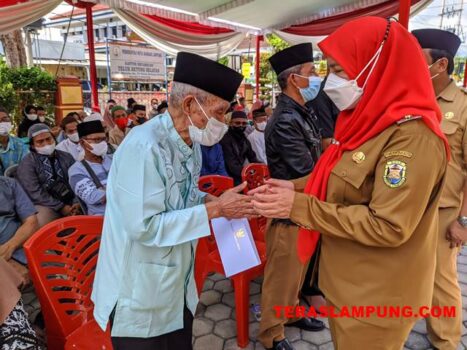 Guru Mengaji di 10 Kecamatan di Bandarlampung Terima Bantuan Operasional