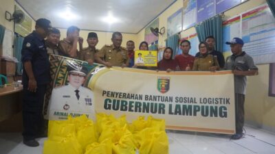 Gubernur Arinal Serahkan Bantuan Sembako dan Bufferstock untuk Korban Banjir dan Tanah Longsor di Pesibar