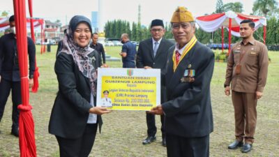 Hari Pahlawan, Pemprov Lampung Serahkan Bantuan Hibah untuk LVRI