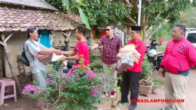 Bamusi PDIP Lamsel Salurkan Bantuan kepada Warga Terdampak Banjir