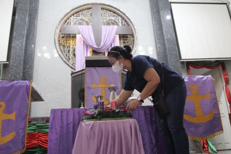 Mengintip Persiapan Gereja Tua di Lampung Jelang Malam Natal