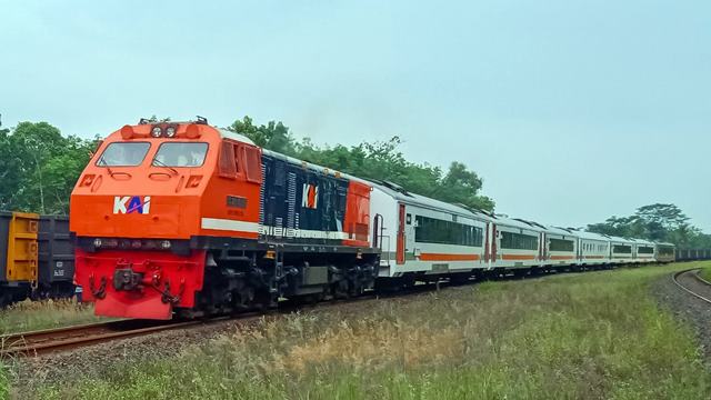 Salah Satu Andalan Divre IV Tanjungkarang di Masa Pandemi, Kinerja Angkutan Barang Meningkat