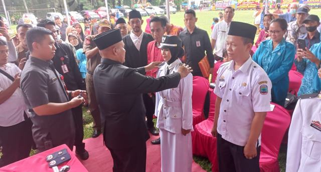 Larasati, Satu-satunya Kades Perempuan yang Dilantik Bupati Lampung Selatan