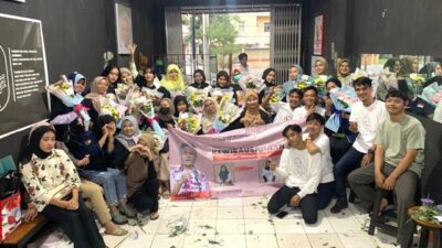Ganjar Milenial Center Peduli Anak Muda, Ajarkan Cara Membuat Buket