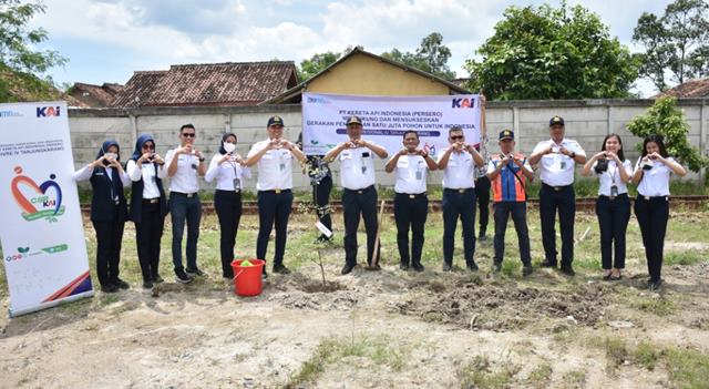 Divre IV Tanjungkarang Turut Mendukung dan Menyukseskan Gerakan Satu Juta Pohon Untuk Indonesia